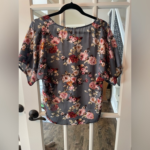 Staccato blouse! - Picture 2 of 3